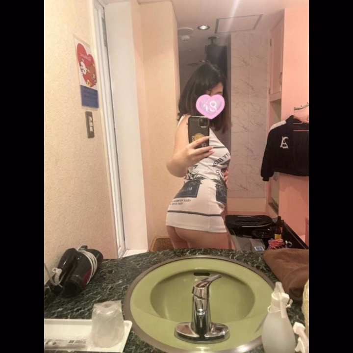 こんばんは

れいなです

お久しぶりの出勤になってしまった💦

塩バタークッキーが
美味しすぎて
ストックしとこうか悩むレベル👾


🐰ᩚれいな🐰ᩚ