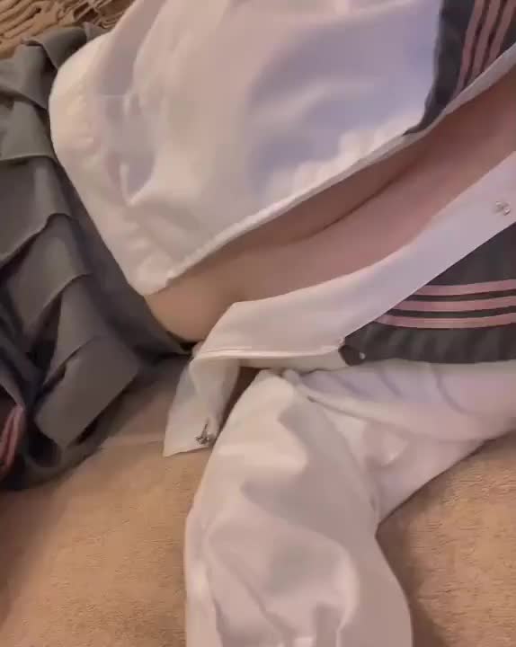 この先はお兄さんの目でいっぱい見ていっぱい触って欲しいなぁ🥺



おっぱいの形とかち♡びの色とかたくさんのお兄さんに褒めてもらえるの恥ずかしいけどうれしいꪔ̤̮‪♡