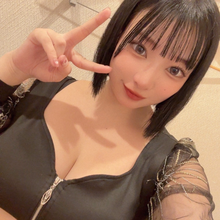 おはようございます☀️
今日は9:00〜19:00で出勤します！
既にご予約のお兄様方ありがとうございます😭💓
お会いできるの楽しみにしています！！
お気をつけてお越しください〜！🙏

まだ空きあるのでぜひお店へお問い合わせお待ちしています💓

では今日も無理せず乗り越えていきましょ😊💪🏻💪🏻