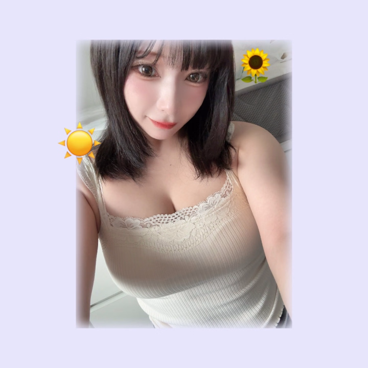 こんにちはー！
今日は暑いですね☀️🫠
昨日の夜も暑すぎてアイス3個食べてしもうた🍨

ダイエット一緒に頑張っているお兄様方許して🥺🙏

私はお店の看板になる体験動画に出演することが目標の一つでもあるので、その為にも体を引き締めるの頑張ります💪🏻💪🏻

みなさんにも目標、夢あると思いますが、一緒に叶えましょーね😏💗

ではまた！！
