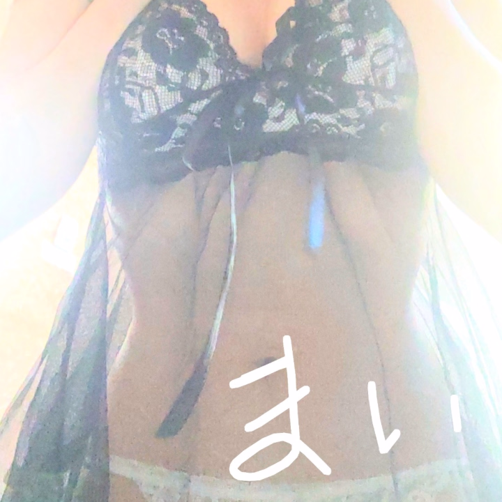 こんにちは♪🎵

霧雨です🌧️ヒンヤリして快適系です🍃

昨日も有難うございます⭐新鮮なる出逢いに心奪われました🍸️近隣様から北は北海道東海岸からと遠路遥々感謝です★
又楽しみにしてます!

本日も心よりお待ち申し上げております🙇❕

💕