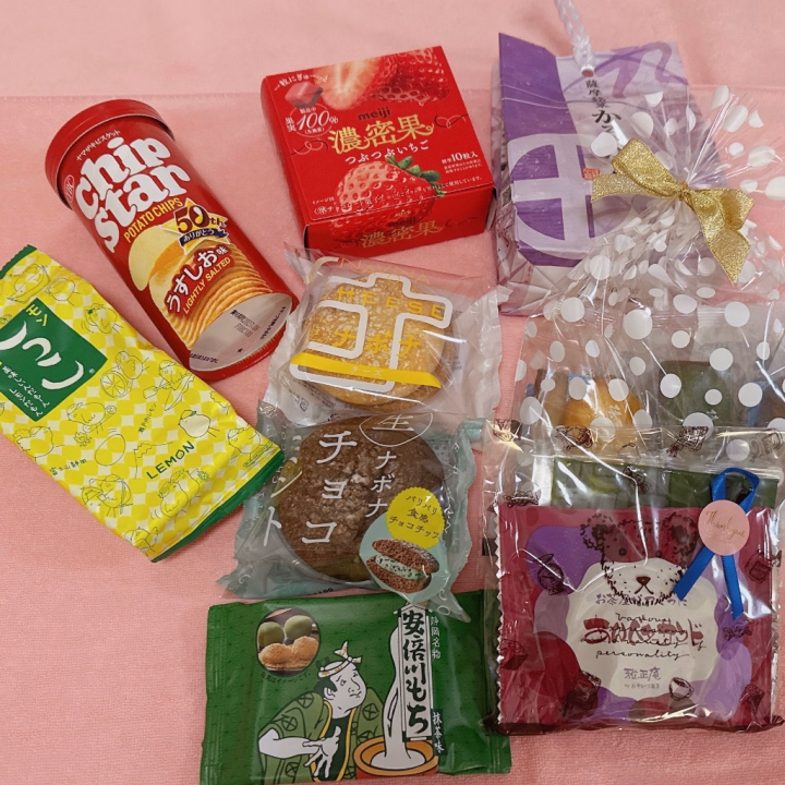 おはようございます！
みことです🐰
今日は16時から出勤します🥰

雨なのでくれぐれも気をつけて
遊びに来てくださいね>_<♡


そしていつもいつも素敵な差し入れを
ありがとうございます🥲💓💓
お菓子や甘いものが大好きなので
とってもとってもうれしい🥰🥰
(この日いただいた大福やプリンは
写真撮る前に食べちゃった…🥲笑)

でも！
お会いできるだけでハッピーなので
どうかお気遣いなく🥰


今日も一緒に
幸せな時間を過ごそうね〜！

お店でお待ちしております🐰