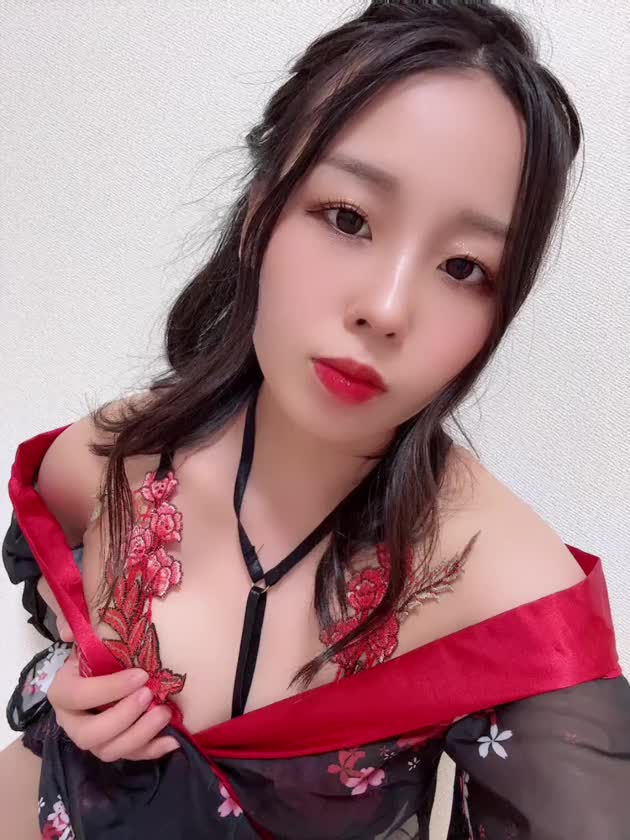 おはようございます☀️

セット崩れてぱやぱやだけど
くるくる髪の毛レアだからとった動画！

自分ではセットとか出来ないから
撮影でやってもらうとテンション上がるね😭

来月もまたいけたらいいなー
次は何着ようかなぁ🤔

今回撮った服カメラマンさんに
めっちゃいい！！
って言われたんだけど

えろい方に全振りがいいのか
おふざけ系がいいのか
どっちがいいんだい？？

妹にドレス借りて撮るのも
そのうちやりたいなー🥺

さてさて準備ですよー

そいえば月末こっち来る説
なくなる説