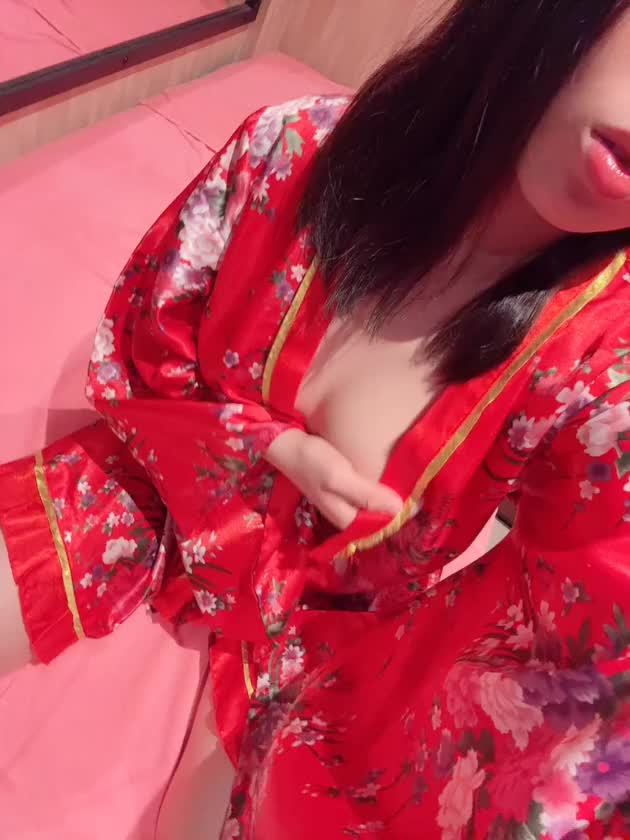 ちゃく！

おっぱいでかくなった？

って言われてちょっと嬉しかったけど

そら太ったからね。

っていう悲しい返答しか出てこない🙃
来月までには痩せとくね…たぶん…

ってことで本日もよろしくお願いします😌