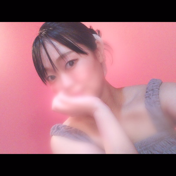 今日は20時まで🫶
お待ちしてるよ〜


外に出たらすっかり夏で米子いいな〜ってなってます！気持ちいい！


山陰の夏は暑いよ〜って聞いてるので楽しみな気持ちもありつつ、、
私めっちゃ汗っかきなので恥ずかしいんですよ、、、

米子くるとスマホの写真が海か日記用の写真かになります笑
