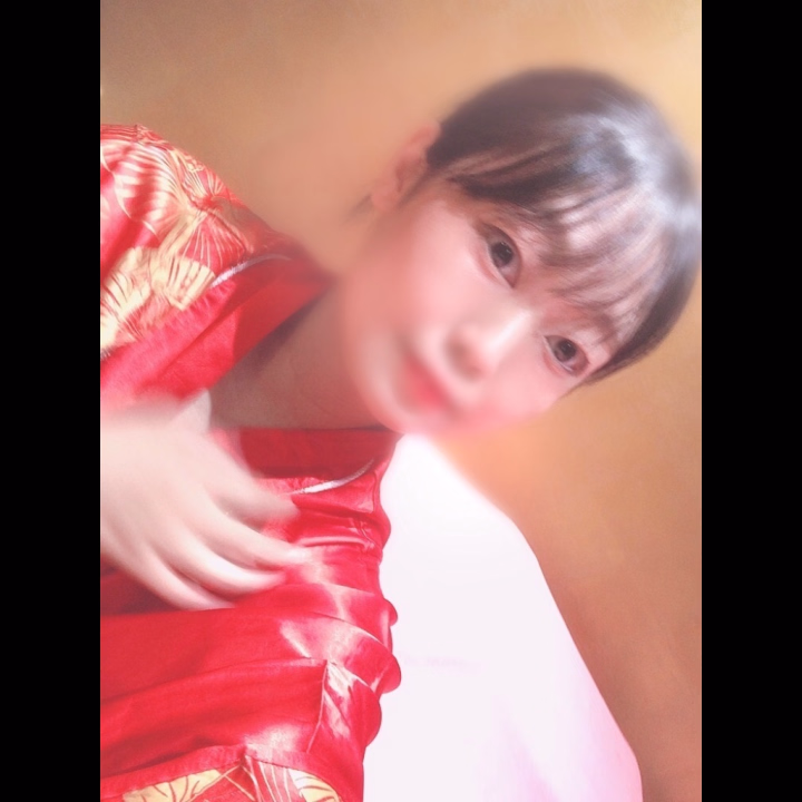 なんだかバタバタでありがとうございました❣️




事前にご予約してくださった方も、
店頭で指名してくださった方も、、


平日だしのんびりかな〜と思ってたら

まさかのバタバタすぎて

お昼ご飯に買ってた豚汁
急いで飲みました。美味しかった！


あと少しですがお待ちしています！


最近お部屋で過ごす時に楽しいことが、

お兄さんが仕事先でみた景色や
観光でみた景色の写真を

スマホを開いて見せてくれること！



私もたくさん飛び回ってるけど、

まだまだ行ったことないところ、
経験したことがないこと、

たくさんあるな〜って思いました



あ、服脱いだらスマホはしまってね😉