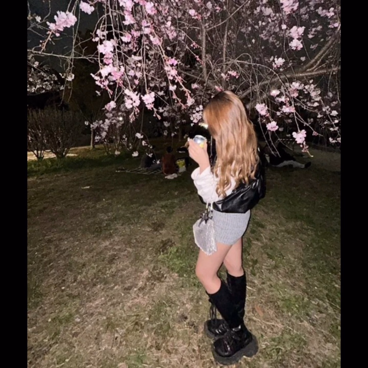 やっほーりあです‪‪❤︎‬

外でたらめちゃくちゃ暖かくなってて最高ですね🌸


今日もlastまで居るのでいっぱい楽しみたいなぁ💭🙃