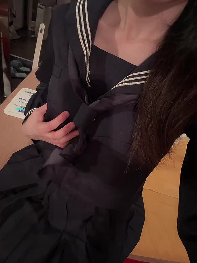 制服姿どぉ？

似合ってるかな？

学生時代の頃を思い出すと青春🌼は最高だったなぁ👍

また青春を味わいたい🥺

お兄さんと青春を今からでも味わえるかな♡

ラブラブしたい💕👫💕



ぽぽ🐰