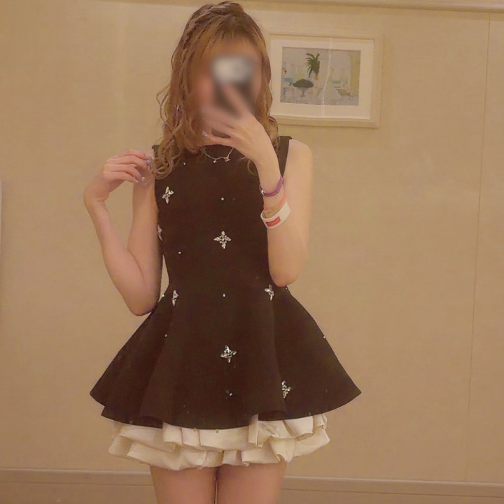 ❖━━━━━━━━━━━━━❖
12日〜17日まで米子います⟡.*

咳と声がガラガラですが💧

5日間だけなので、おはやめのご予約お待ちしております⟡.*


みんなと会えますように♡♡


いっちゃん