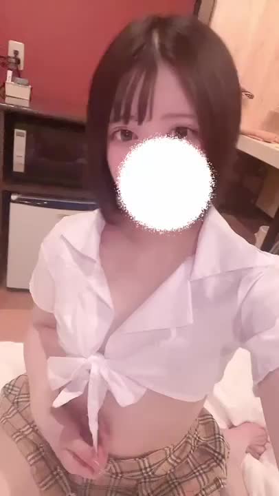 昨日お兄様が
ひなののあそこがキツすぎて
びっくりしちゃってた笑♡♡

こんなにきつきつ締めてくるの
初めてって言ってもらえて
嬉しかった〜♡♡

ひなののこと
たくさん味わってね😻

♡ひなの♡