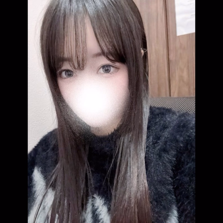 こんばんは！あむです！
出勤してます〜🎵
ラストまでいます！予約待ってます♡