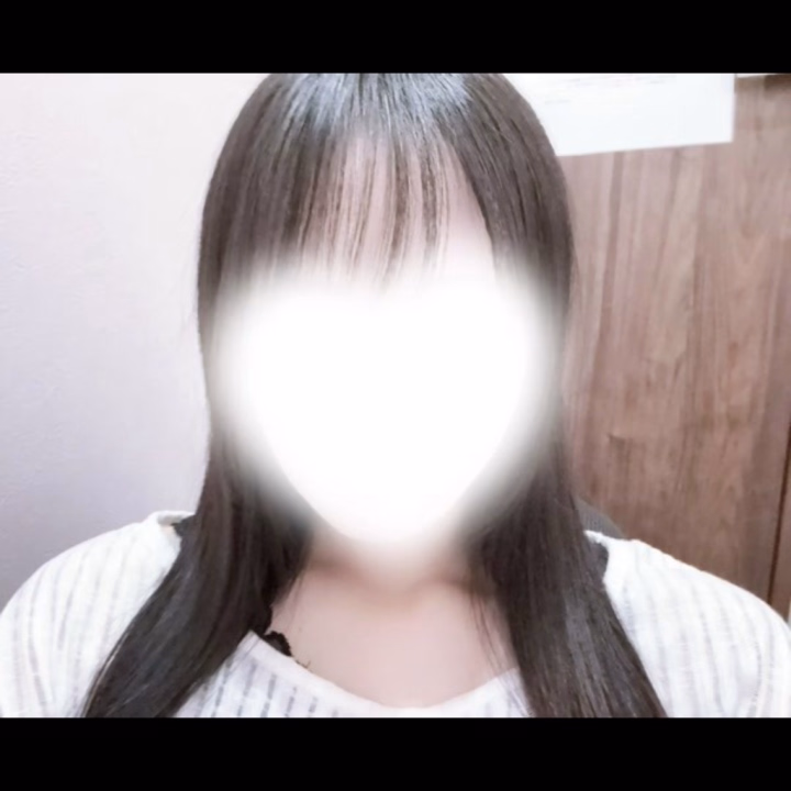 こんばんは！あむです！
出勤してます♡
今日もよろしくお願いします😊