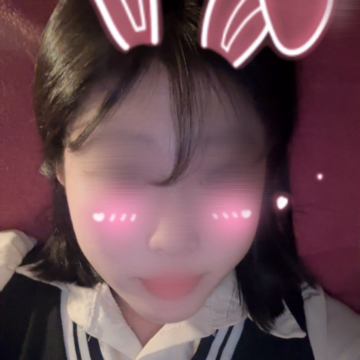 はにです🍯 出勤してます✨️

中高生のときに流行ったこういうフィルター、今また使ってみるとたのしい🥰💕