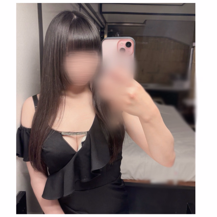 おはようございます♡
 
週のまんなか！✨
さきほと一緒に今週も乗り切りましょう〜😆🩷
 
 
1週間頑張った証の、ぷちご褒美♡考えなきゃ！
行ってみたかったご飯屋さんに行こうかな…？💭
 
 
ちょっとしたご褒美があると、がんばれますね( ˙-˙ )౨💗
 
 
本日は7:00〜13:00です！
よろしくお願いします(*ˊᵕˋ*♡