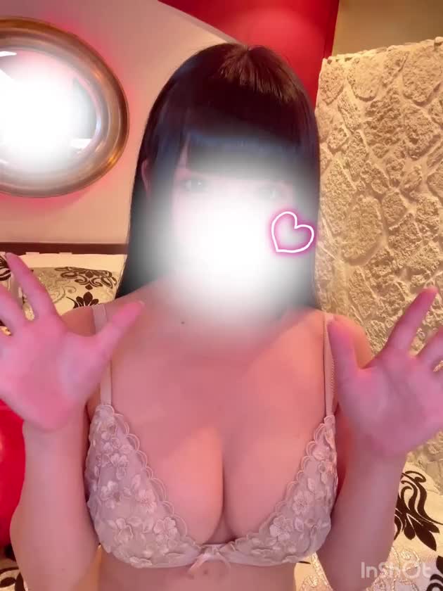 にこにこお手振り♡👋
 
おにいさんのこと、にっこり笑顔でお迎えします( ៸៸ › ⩊ ‹ ៸៸)♡
 
一緒に濃い時間を過ごせたらいいな…💭💕