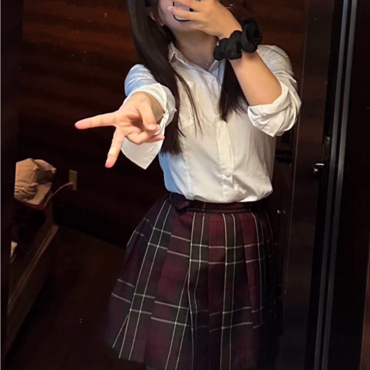 こんばんは🌙ゆりです💕
本日もご予約完売ありがとうございました🥰✨ 素敵なお兄さんたちに囲まれて、幸せいっぱいの1日でした💓
プレゼントもありがとうございます🎁💕 覚えていてくれたり、気持ちを込めて選んでくれたことが何より嬉しかったです🥺♡
今日もたくさん癒してもらって、いっぱい笑って、心がぽかぽかです💌
素敵な時間を本当にありがとうございました💕 またゆりとまったり過ごしてくれたら嬉しいです🥰
