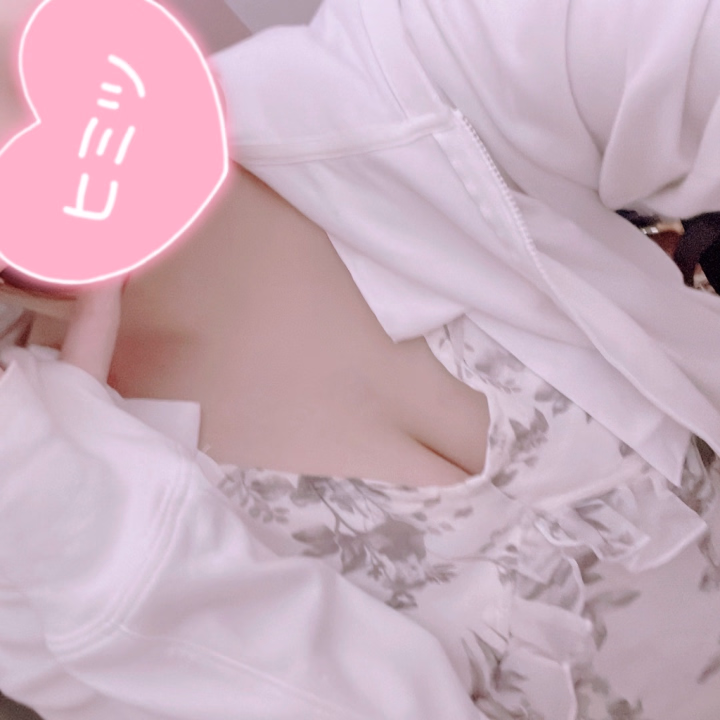 こんばんは、あんずです🐰

本日19時〜4時までいます☺️

ロングコースでゆっくりまったり
過ごせたら嬉しいな🫧

マッサージもできるので、
ぜひ癒されに来てください🤍

​​​​​​​🍑あんず🍑