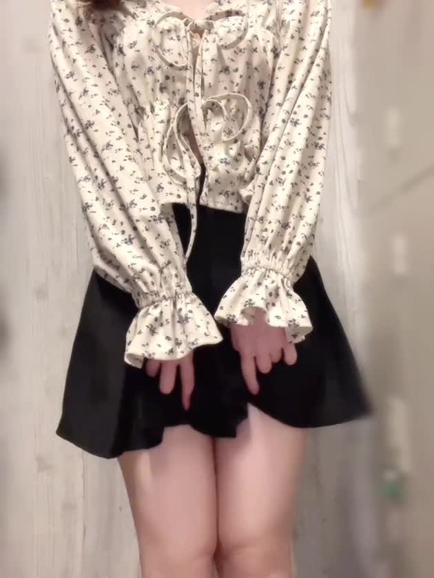 デート中にパンチラしちゃう彼女…？♡
プレゼント🎁いいね👍🏻フォローでぜひ応援お願いします💕
4/3(金)AM1:00まで♡