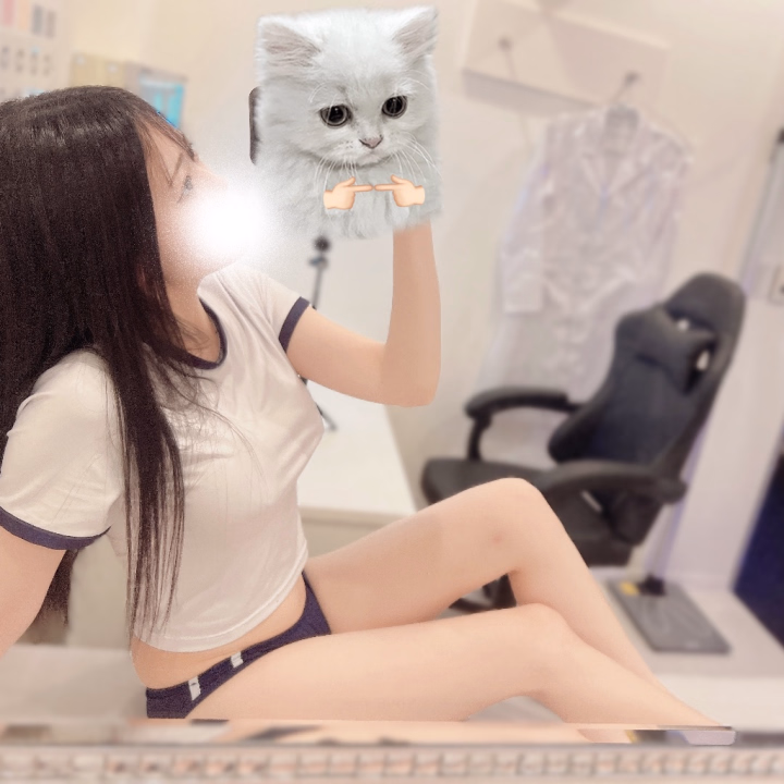 実ははづき
スタイルいいって好評なんです♡

2次元スタイルが好きなお兄さんや、
元アイドルが好きなお兄さんには
オススメです👶🏻💕

それと、、、
事前予約ありがとうございます🫶🏻

はづきのモチベーションになるし
早く米子に行きたくなります🥹

リアルハンコックに会いに来てね💕︎