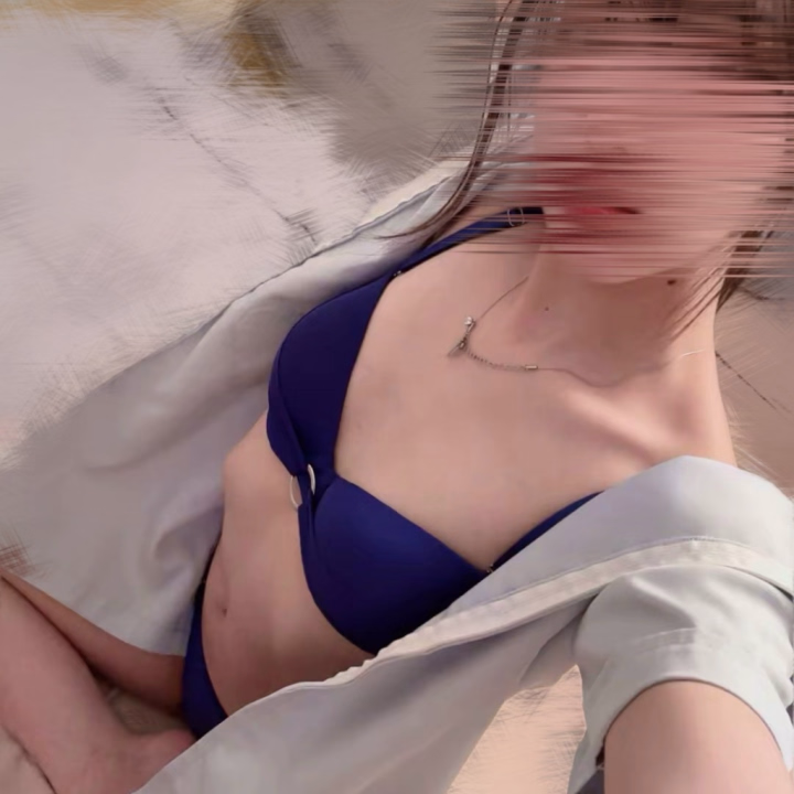 おはようございます♡ ❤️
ふゆ、今日も出勤するよ…?🥺💋
今日はちょっぴり大胆な気分…❤️
赤い下着のふゆに会いに来てくれるお兄様いるかな?🤭💕
こんなふうに近くで見つめられたら、ドキドキしちゃう…♡
9:00〜0:00までラストまでいるよ♡
いっぱい甘えたいお兄様も、
ふゆと濃密な時間を過ごしたいお兄様も大歓迎…💋
まだまだご予約お待ちしてます♡
今日はいーっぱいふゆに会いに来てね?🥰❤️