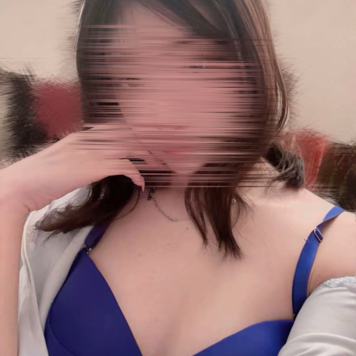 お兄様、午後もふゆに会いたくなってくれた?🥺💋
今日はちょっぴり大人っぽいふゆ…🤍
こんな目で見つめられたら、ドキッとしちゃう?🤭💕
お仕事の合間に癒されたいお兄様も、
ゆっくりまったり過ごしたいお兄様も大歓迎っ🫶🏻
🫧 マット好きさんは75分コースからがおすすめ!
まだ迷ってるお兄様、ぜひふゆに会いに来てね?💗
ご予約は後回しにせず、今すぐお問い合わせしてねっ📩💕
今日もお兄様に会えるのを楽しみに待ってます🥰💋