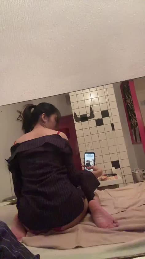 お仕事終わりのお兄様へ💋

今日も一日お疲れさまっ♡

そのまま帰る前に、
ふゆに癒されに来ない？💗

ゆっくりリラックスして、
幸せな気分で帰ってほしいな🥰

ご予約お待ちしてます♡