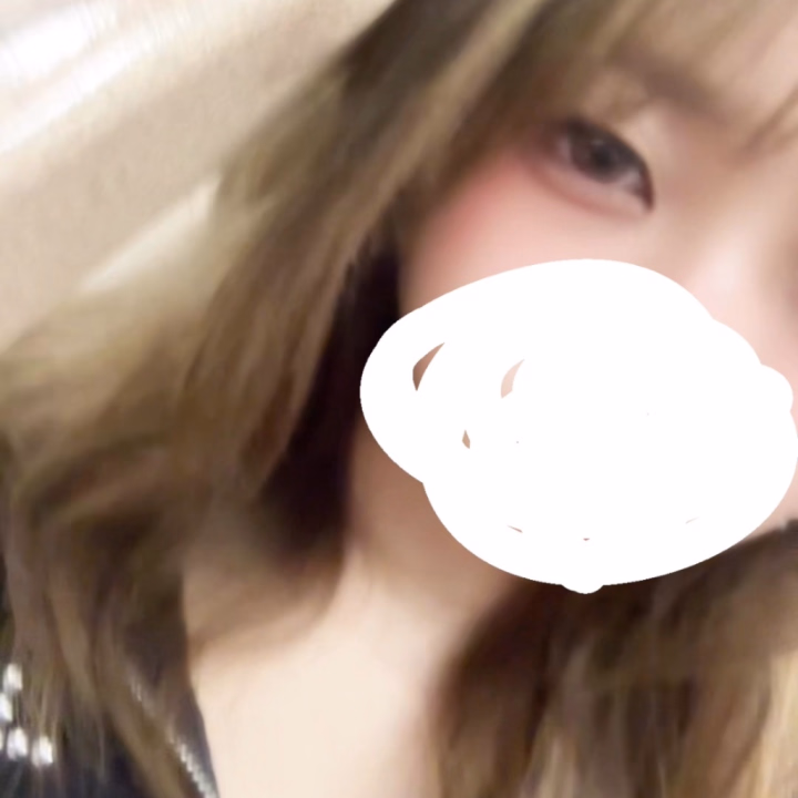 こんばんは！

なるきです🐥⸒⸒

17~24時でいます🫶🏻


早速遊んでくださった
お兄さんありがとうございました🙇🏻‍♀️


写真は宣材撮ったあと
地下鉄に揺られる私です笑