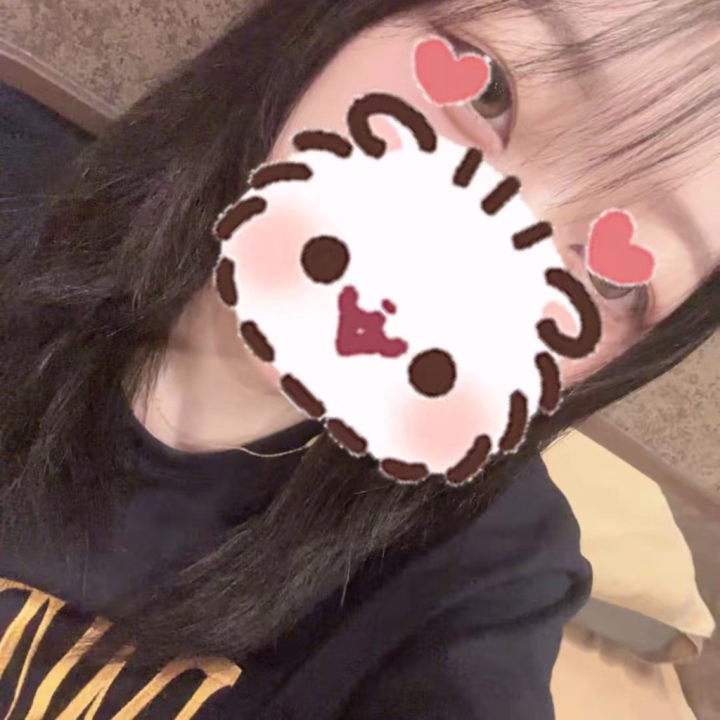 こんにちはっ！

なるきです🐥⸒⸒


出勤そうそうに
ご予約ありがとうございました🫶🏻

可愛い可愛い言って下さり
自己肯定感爆上がりで今日過ごせそうです(๑•̀ㅁ•́ฅ✨


なるきさんは脱ギャル感を目指し
清楚系おねえさんになるため

髪黒くしましたっ💁🏻‍♀️

どう？似合うかな？


幼くなくみえるのは🤫笑


イメチェンなるきは24時までいるので

遊んでください🫶🏻