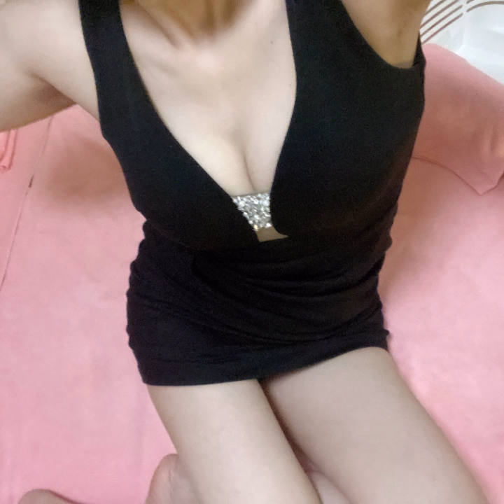 今日明日14時から🥰

たくさん予約ありがとう( ¨̮ )💕
出勤少ないからお誘い嬉しい☺️❣️
会えるの楽しみにしてる❤️