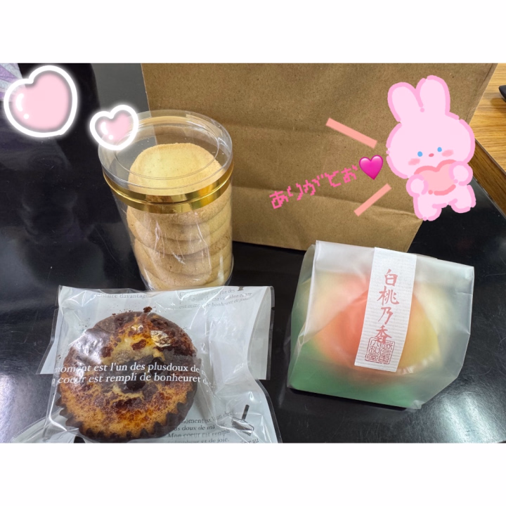 仲良しの女の子から誕生日プレゼントもらっちゃったぁ😍🩷

お陰で朝からルンルン♡(๑♡ᴗ♡๑)
ありがとぉぉお😭🩷🩷

大事にたーべよぉお⸝⸝-  ̫ -⸝⸝‬♡♡