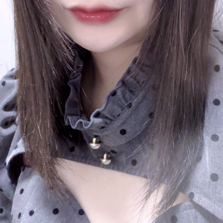 休憩中... ！

今日も7:00 からいます ֊ ̫ ֊ ‪‪❤︎‬

差し入れくれたお兄様達

本当に嬉しいです ㅠㅠ 

雨ふったり止んだりで天気不安定ですが

会いに来てくれたら

うれしいです > - < ՞ ՞