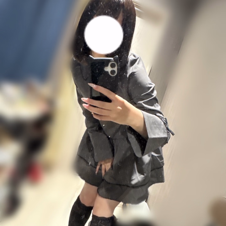おはよう !

今日も7:00~17:00です !

お家の暖房の効き悪すぎてドライヤーで

暖とりながら準備しました ㅠㅠ

2月最初の出勤です !

実は2月はちよの誕生月です !

ぜひ会いに来て~ ֊ ̫ ֊ ‪‪❤︎‬