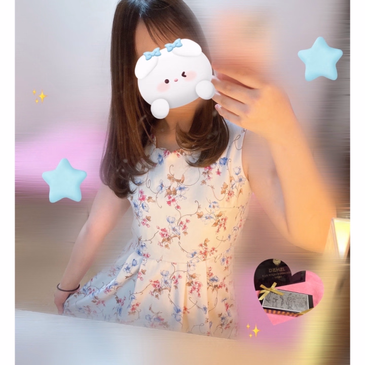 こんにちは
ゆのんですっ

今日起きたら暑くてびっくり…🫨！

早速扇風機出しちゃいました🎐🩵✨

暑いのは嫌だけど夏はワンピース着れるから好きです‎♡

私はこれから勉強タイムです✎𓈒𓂂𓏸

GW明けてお仕事いやだなって方が多いと思うけど無理せず程々に頑張りましょうね(っ •̀  ̫•́ )︎❣️

水分補給も忘れずにしてくださいね🫧

それではまたね
