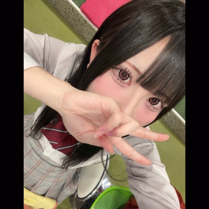おはようございます！みるくです！
今日めっちゃ珍しく7時からいるよん！
しかも2年ぶりに地雷系メイクしちゃった😉💗
似合ってると信じたい笑笑
次地雷系メイクするのいつか分からないからぜひ見に来て欲しいな🥺🥺🥺
地雷系好きな人はぜひ遊びにきて😚💞
7時から19時までいるよん！！！