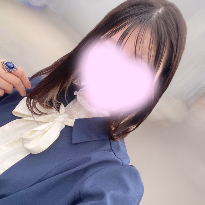 おはようございます🌱
本日は珍しく7時30分〜15時30分までです🫧

今日は前髪がうまくできたのでるんるんです♡(,,˃ ᵕ ˂ ,,)꜄꜆

お誘いお待ちしてます🤍


࣪˖ ꒰ঌ  みみ  ໒꒱ ˖ ࣪