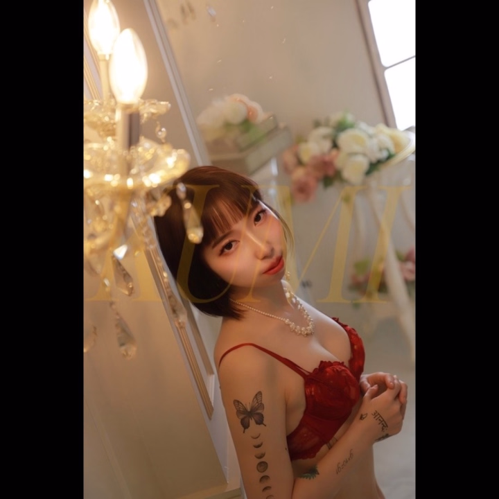 搾精研究所　くみ





こんにちは😊

 

搾精研究所が1年を迎えました👏

 

この1年色んな変態ちゃんと出会えて嬉しい☺️✨

 

最近は前立腺のスキルアップのため勉強して、前立腺が今まで1番気持ちよかったよというお声も頂き嬉しい限りです🙇🏻‍♀️‪‪

 

まだまだ未知への快楽に

皆様をお連れしたいです‪🫶🏻︎

 

今日は12時～5時でいます😊

 

皆様のお誘いお待ちしてます🤝