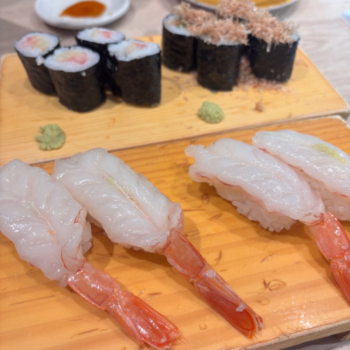 お寿司🍣
チェーン店だとここが好き♡
絶賛女の子の日でどんより☁️
のんびり時間過ごそーっと🦥*̣̩⋆