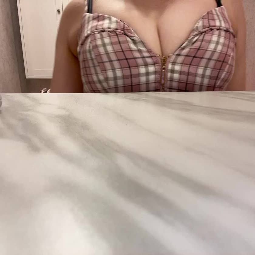 こんにちは☀️

今日は、吉原に出勤でした‼️

ドレスで遊んでいたら…
見事に《チ◯タプ》な動画が撮れたので
🌟イベントに参戦します🫡✨

２９日まで🔥
１日１回。無料で５ポイント投票出来るから宜しくお願いします🙇‍♀️🙇‍♂️🙇


💟次の出勤は…💟
明日（5月26日）
♡９：００－１５：００♡
明日は池袋だよん( ✌︎'ω')✌︎
お待ちしてます🐶💕