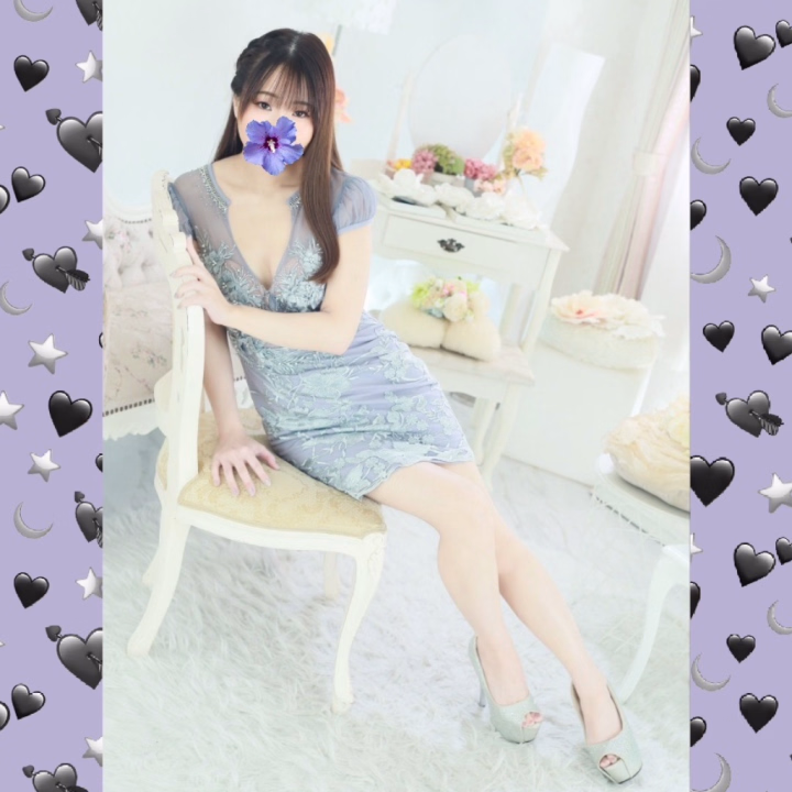よなです🌙🌸

今日暖かいね〜🫶
出勤中に半袖Tシャツなお兄様がたくさん電車にいて、夏を感じました🌞🌴🌺✨
薄着からちらっと透けて見えるTKBにドキドキするタイプの変態です❣️😍
ひとのTKBいじいじするのが大好き🤫

平日バタバタしてて土曜日出勤が多めな4月です！
今日もラストくらいまでいます(ㅅ´ ˘ `)
お誘い、お待ちしております❣️