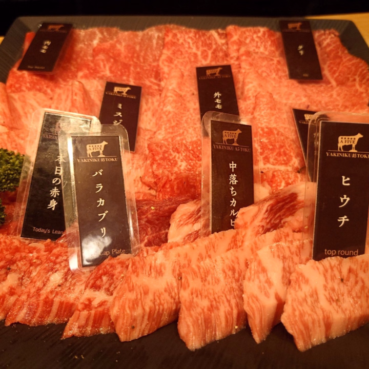 よなです🌙

飲み会シーズン真っ只中、
週の真ん中なのに暴飲暴食🍖🥃
食べたら食べた分だけ太る体質だから、日々のカロリー調整ほんとたいへん𖦹‎.𖦹‎💧
カロリーだけじゃなくて、タンパク質量も考えなきゃで、毎日AIに食事管理して貰ってます。
なんだかんだ、昨年の忘年会から飲み会シーズンずっと続いてた感覚🌀
ゴールデンウィーク入ったら流石に飲み会シーズン終わりなはずなので、お酒も楽しみつつ体型維持も頑張るぞの所存です❣️

最近は、新卒の子の日報を読むのが毎日楽しいです😊真面目すぎて可愛いです。
程よくサボり方覚えて、上手に息抜きして、パンクしないように頑張って欲しいな😌💭

私の今の息抜きが吉原にきて、お兄様方とイチャイチャしたりお話したりえちえちしたり♡なので、出勤が毎回楽しみです❣️
明日は遅番でいます❣️

一緒に息抜きしませんか❓🫶
お誘いお待ちしております❣️