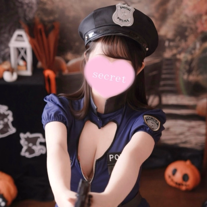 こんばんは🌃⋆☽·̩͙
本日16時頃に一緒に過ごしてくれた
Tちゃん♡本当にありがとう(՞⸝⸝ᵒ̴̶̷᷄꒳ᵒ̴̶̷᷅⸝⸝՞)
ムキムキの体かっこよすぎたよ!
いっぱいお話もできて嬉しかったです♡
またいつか逢えたらいいなあ☺️
┈┈┈┈┈┈┈┈┈┈┈┈┈┈┈
最近嫌な事ばかりが重なってたけど
お客様の笑顔見たら救われます♡泣
仲良し様もメッセージくれたり
私が好きな物ゲットしたよーって
報告してくれたり⋯
優しい皆が本当に大好き😭🎀