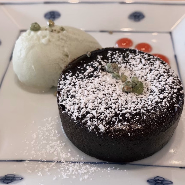 本日12時から出勤します☺︎

緊張します>_<