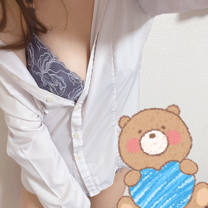 おはよ〜♡

GW後の土曜日だ〜っ！！！

明日までGWのお兄様も居ると！聞きましたっ！！

みんな今日も一日めっちゃ楽しもうね😻😻

本日は17時からおります〜っ！！

ラストまでいるよ♡♡

明後日からは私は札幌になります！

札幌のお兄様も宜しければお誘い待ってるね〜♡