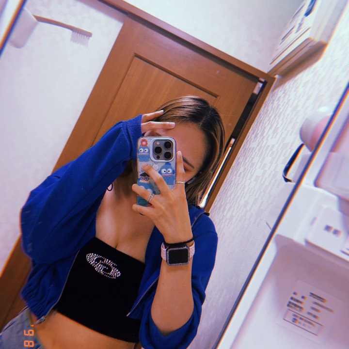 気温高すぎてびっくりする〜😵‍💫☀️

でもそんな中ちゃんと出勤したよん💖
えらいから会いに来てくれてもいいんだよ〜？😚✨

涼しいお部屋でまったりしよっ🫶