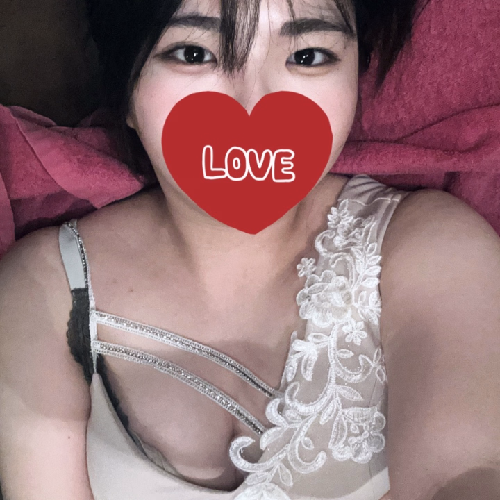 おはよー！みもです！😆✨
今日も一日よろしくね！
今日までの出勤の予定だったけど明日も一日いるので今日明日しか会えない〜😭
会いに来て〜💕💕