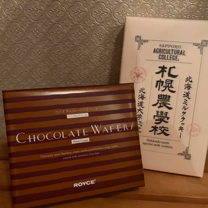 10/4 ありがとうのM様🧡
約1ヶ月ぶりのおかえりなさい❣️
前回はベビーカステラ🐷
今回は北海道・:*+.\(( °ω° ))/.:+
エスカレーターで行ける北海道、
最高すぎるぅ🤣!
私は車で行ける北海道やったけど
北海道できんかったシルバーウィークの
ほろ苦い(?)思い出🤣
次は私もエスカレーターで
行ける北海道にするwww
今日は北海道にちなんで(?)
白い入浴剤のお風呂で🥳
(全然ちなんでない件)
本日も隅々までたくさん
愛していただき幸せ🥰
今日は雨降ってたから
少しズボンが濡れてるM様が
なんかとっても可愛かってん🤭
なんかこう、ズボン濡らしながら
私に会いに来てくれたってとこに
胸がズッキュンなったの🤣💖
雨の中会いに来てくれて
本当にありがとう🥰
なんだかんだ私に甘いM様が
私は大好きよ💋
↑鼻で笑われそうwwww
また次会える日まで
エアロバイク?エロバイク?で
脂肪燃やしながら待ってるね🧡ww
全身傷だらけの女より🙋♀️←