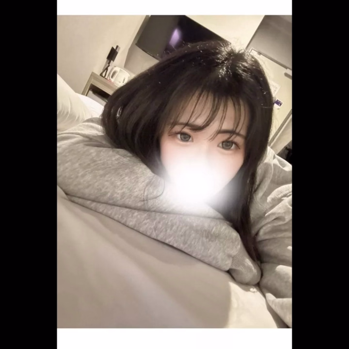 おはよ！




本日11時から出勤します！





今日もめっちゃ寒いけど、
ここあとえっちなことして暖まろ♡





お誘い待ってるね‪🫶





ここあ☕️