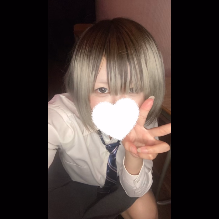 初めまして♩うるるです
今日からなのでとっても緊張してます💦
もう遊んでくれたお兄さん達皆んなとっても
優しくてお話も楽しくてすごく安心できました😻
この後もラストまで居るのでうるるといっぱいいちゃいちゃしましょう🫶