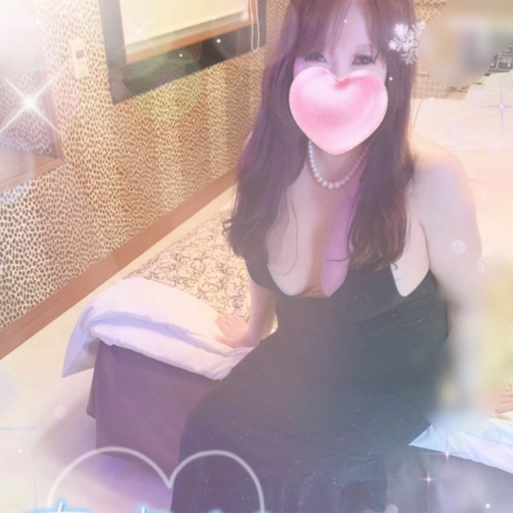 本日も"エロ"と"癒し"を
お届けできるよう

頑張りますね(^_-)/
　

お誘いお待ちしております💖

　　　　　　　　るりこ