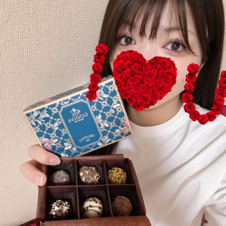 昨日、こまちイチオシ初本指名さまにいただきました✨😍💕
ゴデバはデパ地下チョコ界の絶対的王者だから、だいすきです♡
ゴデバもはるくんには勝てんけど🥺✨
また🐳ジャバジャバしに来てね💦

こんな疲れ顔にさせちゃったのだーれ？？